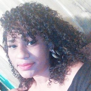 Meet your Posher, Issyra